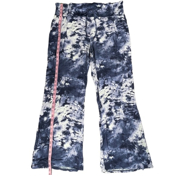 Peace & Pearls size Xl blue & white fireworks tie dye crinkly wide leg pants - Picture 11 of 14